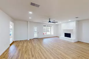 6851 Shorecrest Ct, Fort Worth, TX 76132 - Photo 10