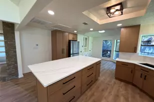 2200 Sand Creek Ct, Arlington, TX 76006 - Photo 8