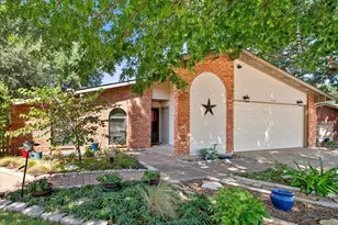 7520 Weatherwood Ct, Fort Worth, TX 76133 - Photo 2