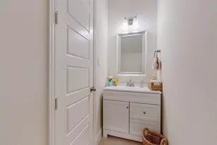 12977 Wymeth Dr, Farmers Branch, TX 75234 - Photo 16