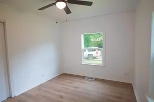 401 W Carolina St, Palestine, TX 75803 - Photo 18