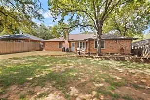 5710 Valley Ridge Ct, Arlington, TX 76017 - Photo 22