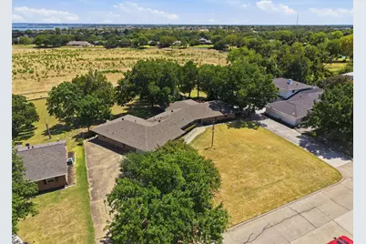 3202 S Country Club Road, Garland, TX 75043 - Photo 36