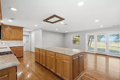 3202 S Country Club Road, Garland, TX 75043 - Photo 10