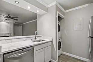 3206 S Fielder Rd, Arlington, TX 76015 - Photo 20