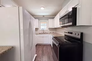 1012 Turner St, Cleburne, TX 76033 - Photo 2