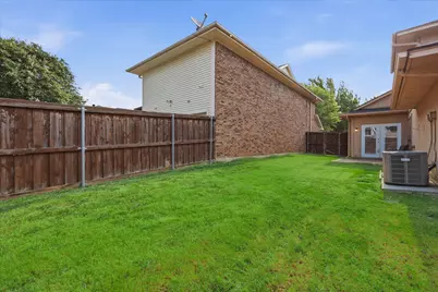 2909 Menlo Park Lane, Carrollton, TX 75007 - Photo 28