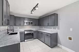 2909 Menlo Park Ln, Carrollton, TX 75007 - Photo 10