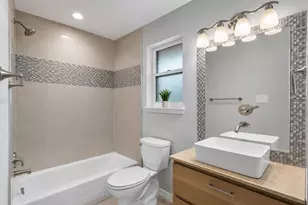 8809 Liptonshire Dr, Dallas, TX 75238 - Photo 18