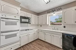 905 Meadowlark Ln, Stephenville, TX 76401 - Photo 12