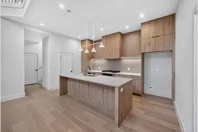 413 Graham Avenue, Dallas, TX 75223 - Photo 4