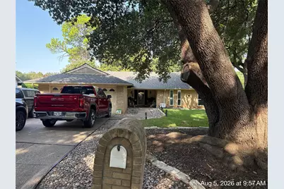 3900 Lynbrook Lane, Arlington, TX 76015 - Photo 2