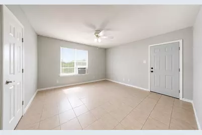 3039 College Avenue, Fort Worth, TX 76110 - Photo 4