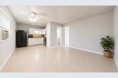 3039 College Avenue, Fort Worth, TX 76110 - Photo 2
