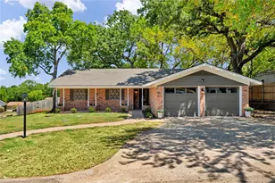 601 State St, Weatherford, TX 76086 - Photo 1