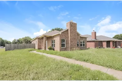 1633 Mockingbird Lane, DeSoto, TX 75115 - Photo 2