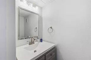 4551 N O'Connor Rd, Irving, TX 75062 - Photo 12
