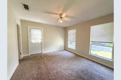 1705 N Robinson Street, Cleburne, TX 76031 - Photo 12