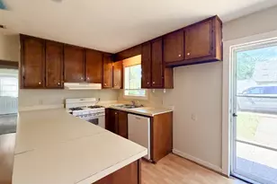 1705 N Robinson St, Cleburne, TX 76031 - Photo 6
