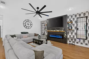 215 1/2 Aldridge St, Waxahachie, TX 75165 - Photo 4