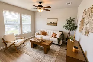 106 Raymond St, Bowie, TX 76230 - Photo 4
