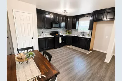 106 Raymond Street, Bowie, TX 76230 - Photo 8