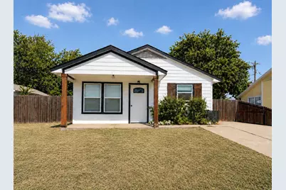 106 Raymond Street, Bowie, TX 76230 - Photo 1
