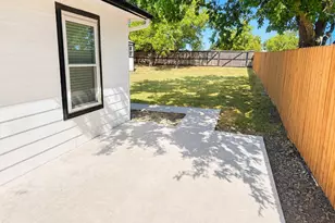 106 Raymond St, Bowie, TX 76230 - Photo 20