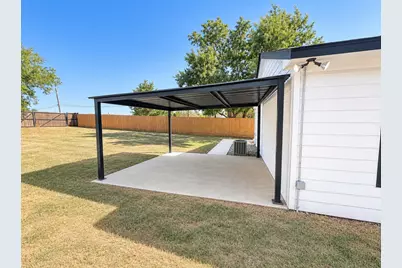 106 Raymond Street, Bowie, TX 76230 - Photo 24