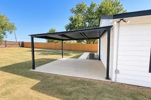106 Raymond St, Bowie, TX 76230 - Photo 24