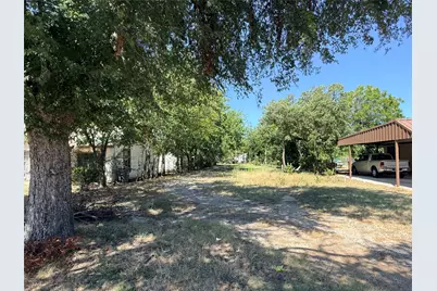 824 Indiana Street, Graham, TX 76450 - Photo 4