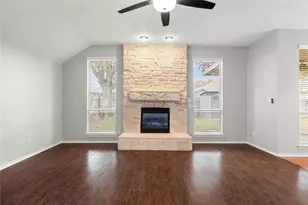 5825 Echo Bluff Dr, Haltom City, TX 76137 - Photo 16