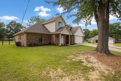 703 Daniel Street, Gladewater, TX 75647 - Photo 4