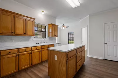 703 Daniel Street, Gladewater, TX 75647 - Photo 14