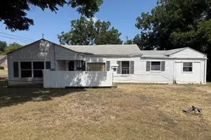 3815 Beverly Dr, Beverly Hills, TX 76711 - Photo 2
