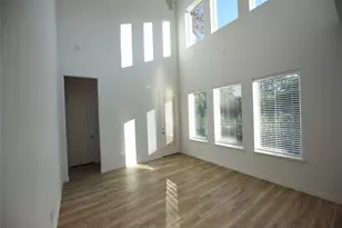 9843 Romo St, Irving, TX 75063 - Photo 8