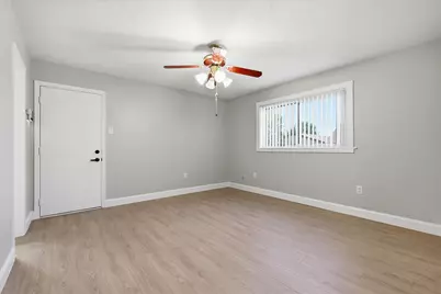 2132 Bordeaux Drive, Carrollton, TX 75007 - Photo 16