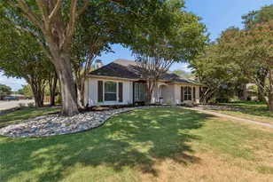 901 Autumn Lake Dr, Allen, TX 75002 - Photo 1