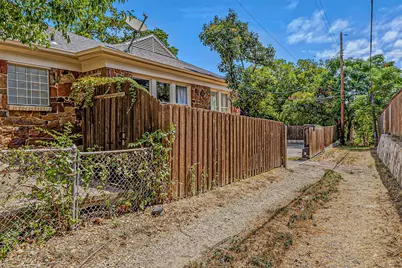 1618 Seevers Avenue, Dallas, TX 75216 - Photo 32