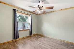 612 Oakwood Dr, Euless, TX 76040 - Photo 10