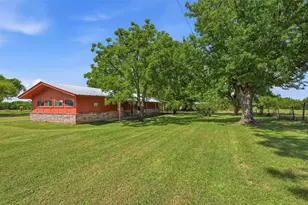 2134 Flowing Wells Rd, Pottsboro, TX 75076 - Photo 2