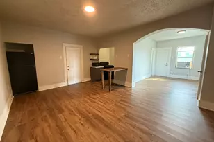 431 E 8th St, Dallas, TX 75203 - Photo 2