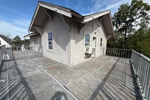 431 E 8th St, Dallas, TX 75203 - Photo 12