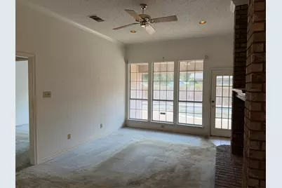 1307 Sequoia Drive, Grand Prairie, TX 75052 - Photo 4