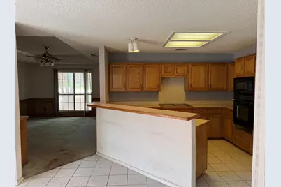1307 Sequoia Drive, Grand Prairie, TX 75052 - Photo 6