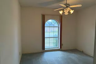 1307 Sequoia Dr, Grand Prairie, TX 75052 - Photo 12