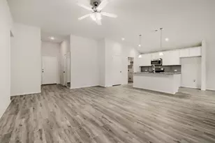 1300 Avenue C, Grand Prairie, TX 75051 - Photo 4