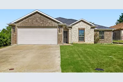 1300 Avenue C, Grand Prairie, TX 75051 - Photo 2