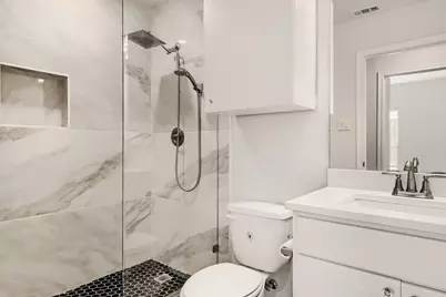 1300 Avenue C, Grand Prairie, TX 75051 - Photo 14