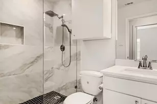 1300 Avenue C, Grand Prairie, TX 75051 - Photo 14